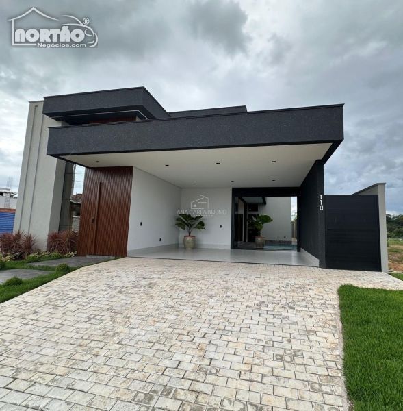 Casa à venda com 1 quarto, 202m² - Foto 1