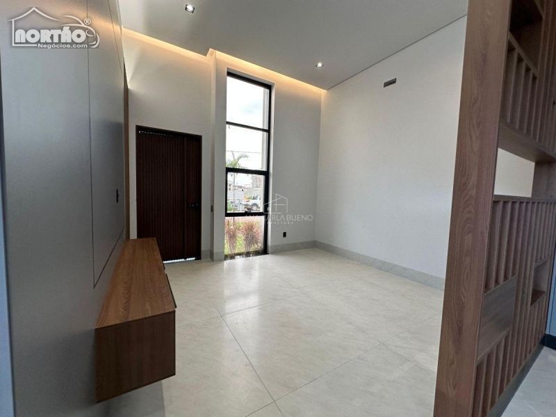 Casa à venda com 1 quarto, 202m² - Foto 4