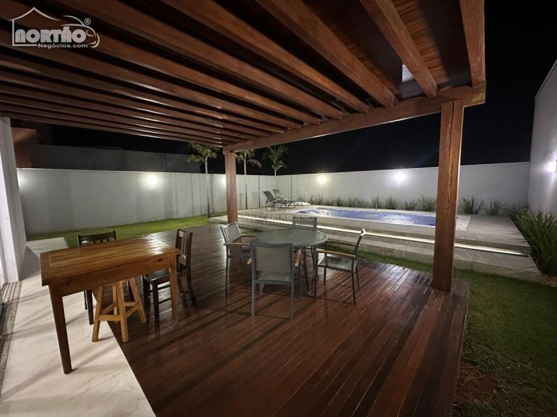 Casa à venda com 3 quartos, 144m² - Foto 3