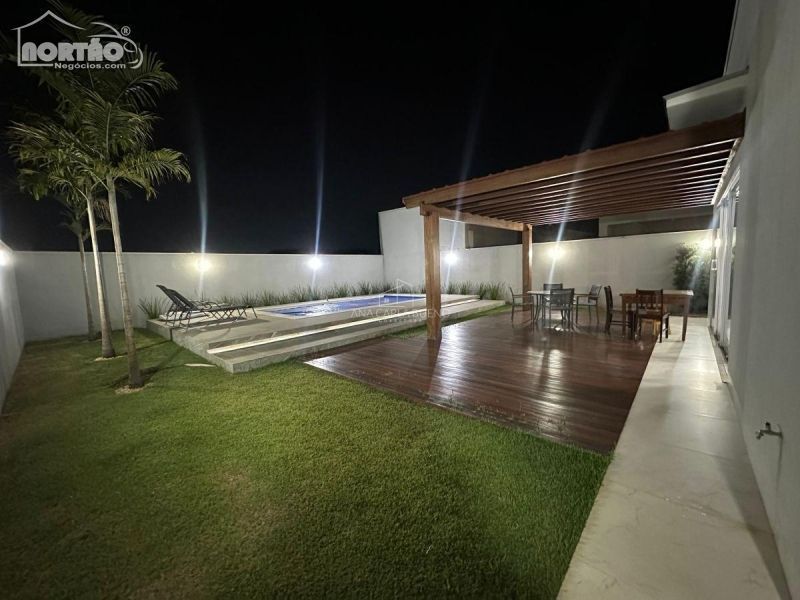 Casa à venda com 3 quartos, 144m² - Foto 4