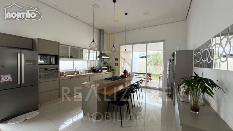 Casa à venda com 4 quartos, 185m² - Foto 5