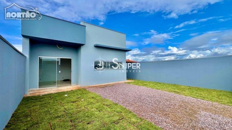 Casa à venda com 3 quartos, 56m² - Foto 2