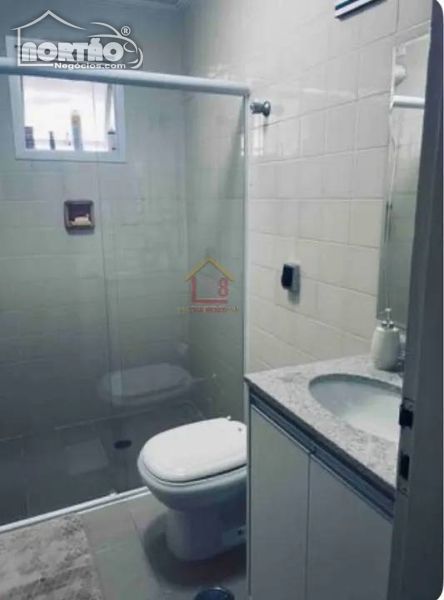 Casa à venda com 2 quartos, 50m² - Foto 2