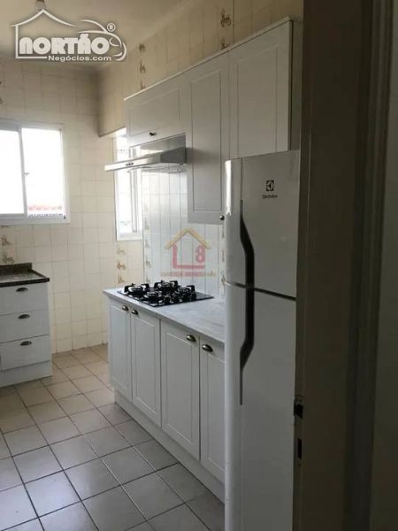 Casa à venda com 2 quartos, 50m² - Foto 3