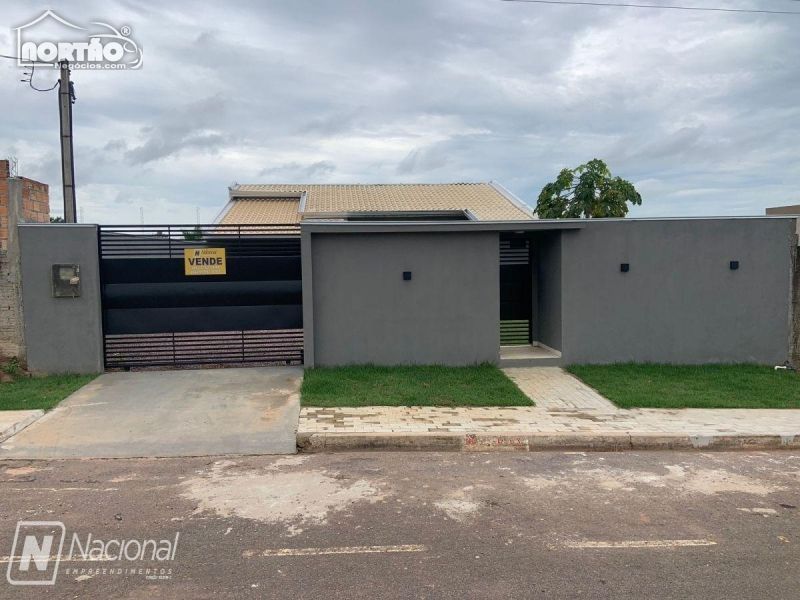 Casa à venda com 2 quartos, 117m² - Foto 1