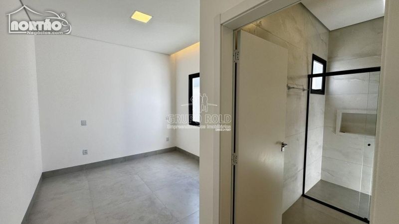 Casa à venda com 4 quartos, 193m² - Foto 9