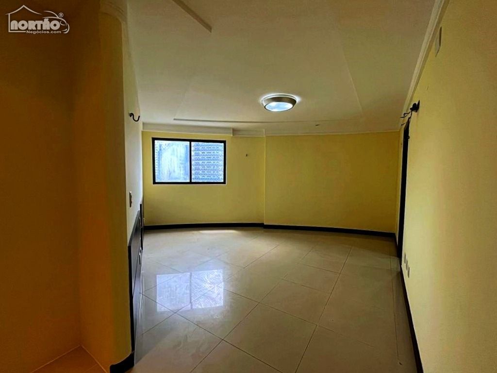 Casa à venda com 6 quartos, 266m² - Foto 12