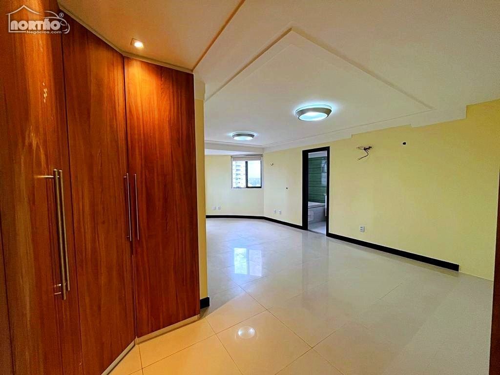 Casa à venda com 6 quartos, 266m² - Foto 21