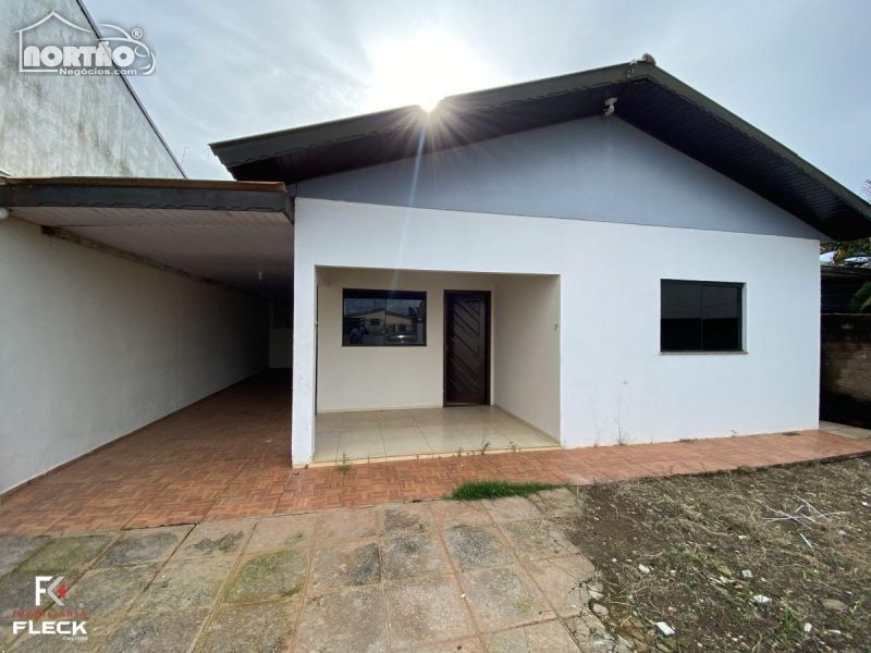 Casa à venda com 3 quartos, 130m² - Foto 1