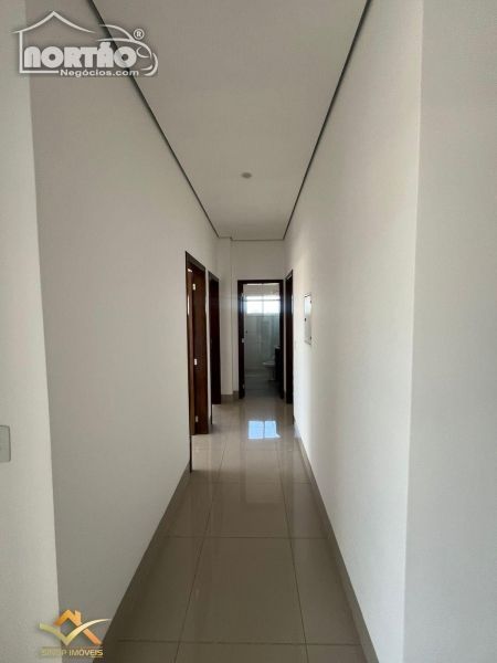 Casa à venda com 3 quartos, 90m² - Foto 8