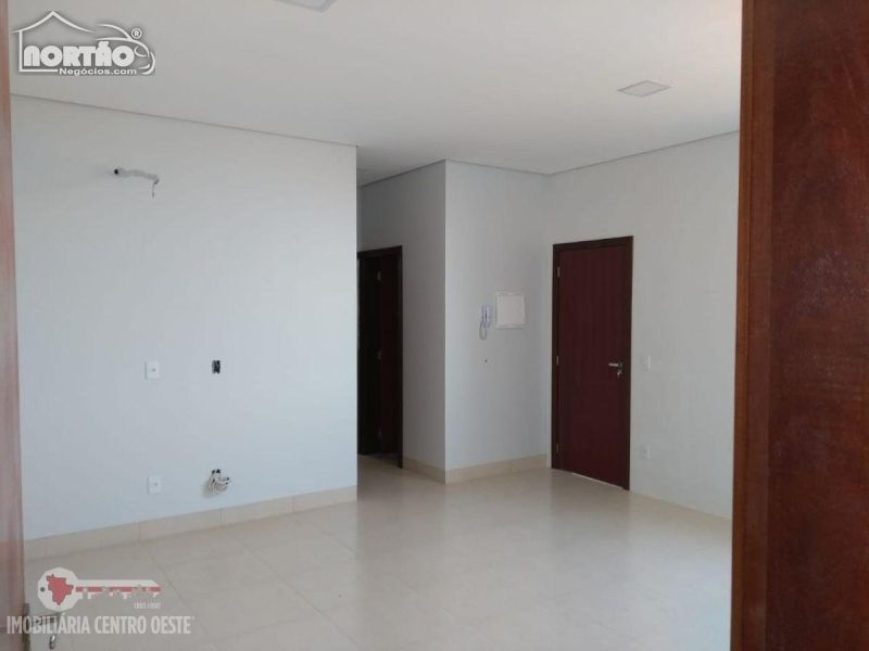 Casa à venda com 3 quartos, 80m² - Foto 4