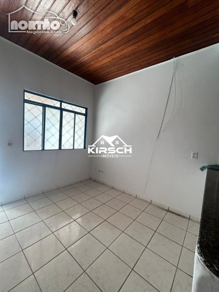 Casa à venda com 3 quartos, 65m² - Foto 3