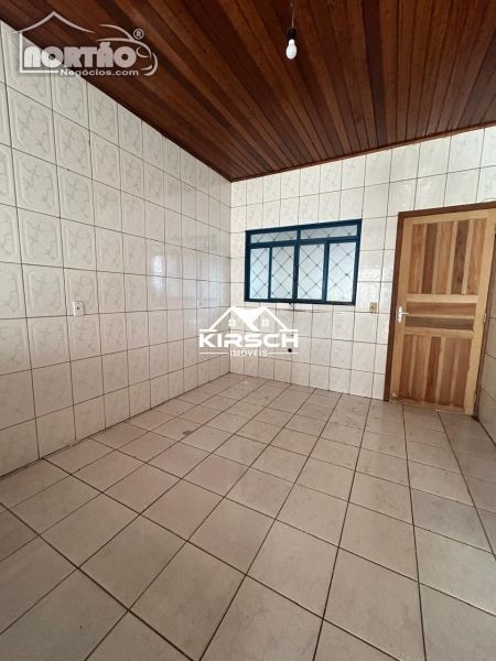 Casa à venda com 3 quartos, 65m² - Foto 4