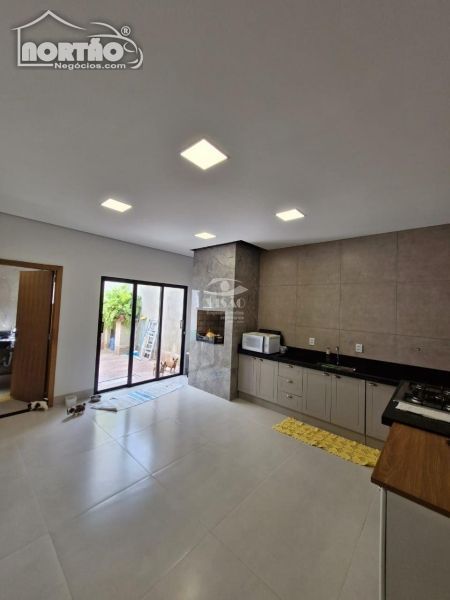 Casa à venda com 3 quartos, 164m² - Foto 5