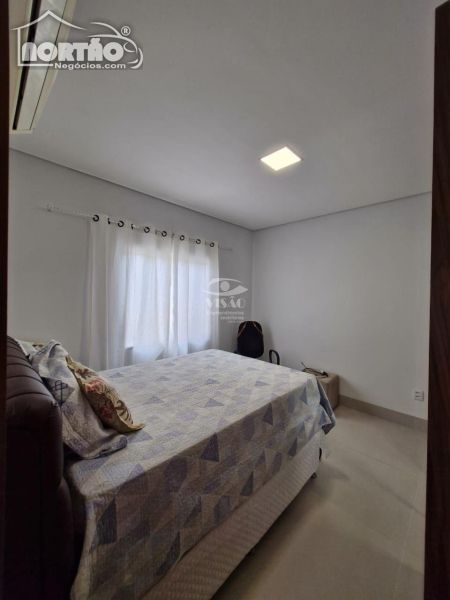 Casa à venda com 3 quartos, 164m² - Foto 9