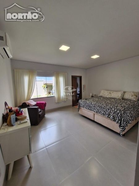 Casa à venda com 3 quartos, 164m² - Foto 10