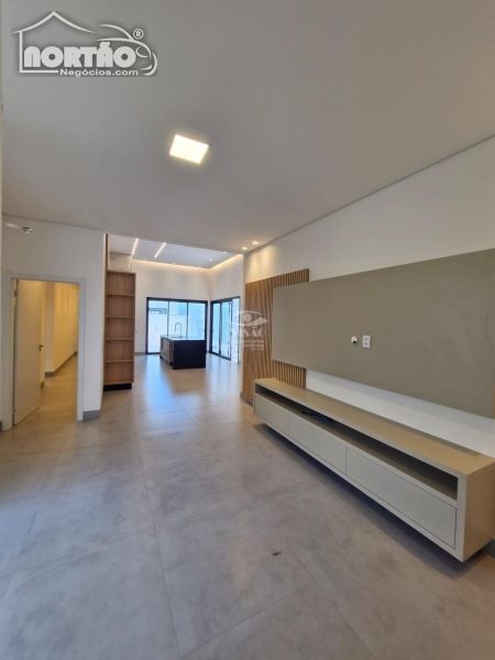 Casa à venda com 1 quarto, 192m² - Foto 4