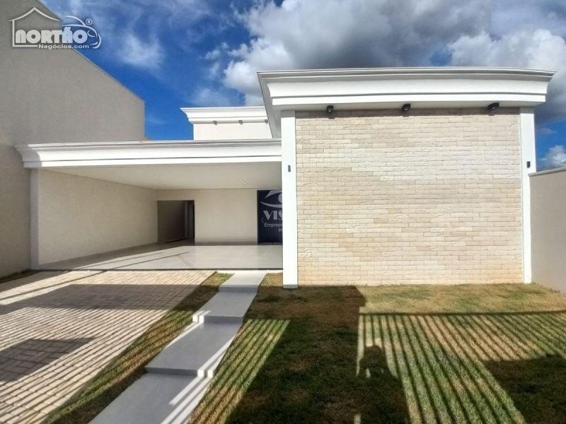 Casa à venda com 1 quarto, 188m² - Foto 1