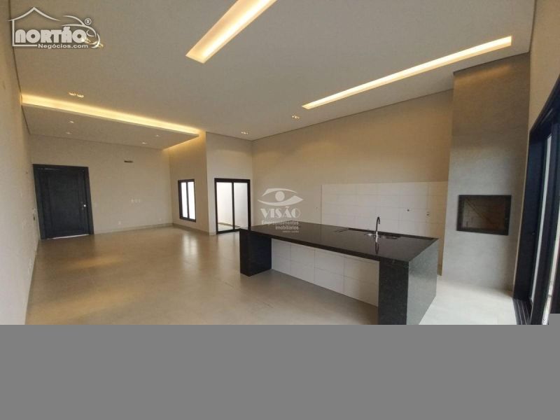 Casa à venda com 1 quarto, 188m² - Foto 4