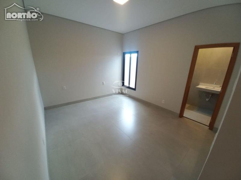 Casa à venda com 1 quarto, 188m² - Foto 8