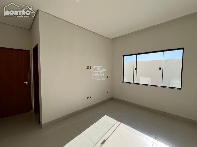 Casa à venda com 2 quartos, 77m² - Foto 5