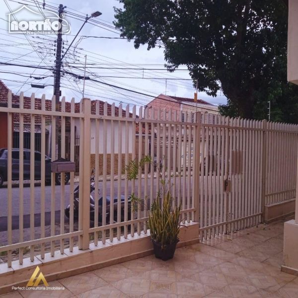 Casa à venda com 6 quartos, 250m² - Foto 6