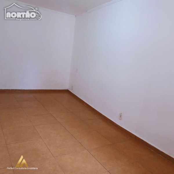 Casa à venda com 6 quartos, 250m² - Foto 10