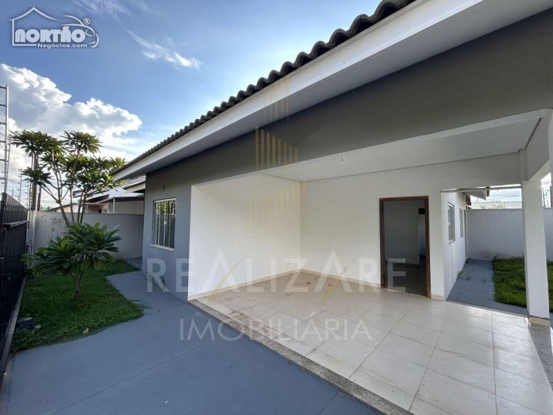 Casa à venda com 3 quartos, 95m² - Foto 1