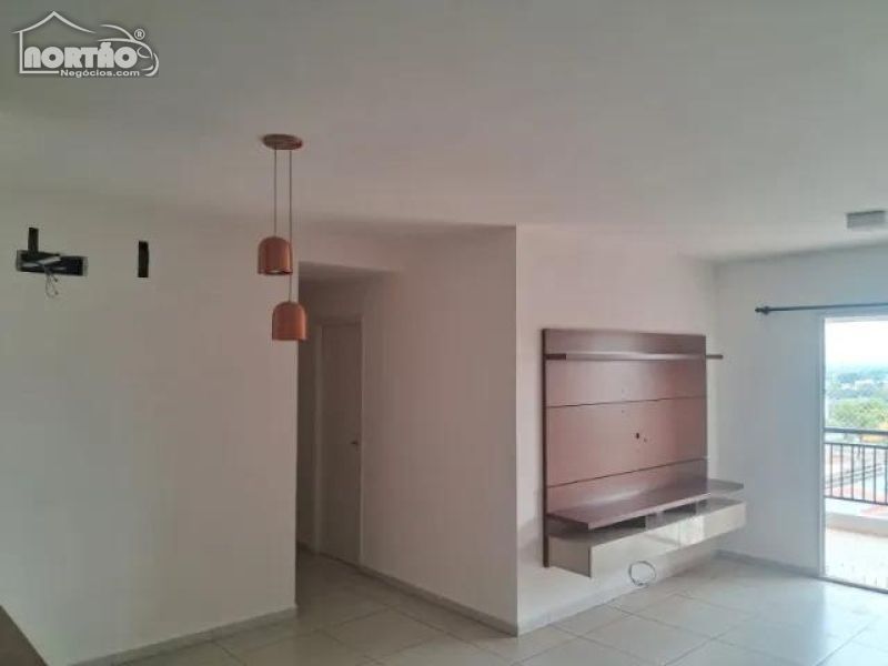 Casa à venda com 3 quartos, 90m² - Foto 3