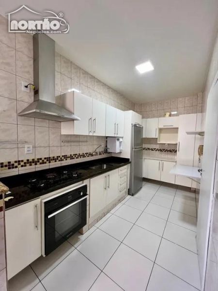 Casa à venda com 3 quartos, 91m² - Foto 6