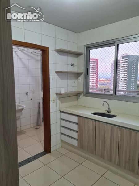 Casa à venda com 3 quartos, 101m² - Foto 2