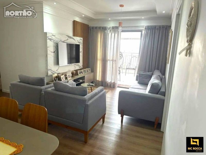 Casa à venda com 3 quartos, 108m² - Foto 3