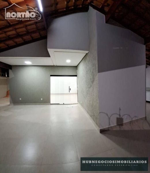 Casa à venda com 5 quartos, 250m² - Foto 1