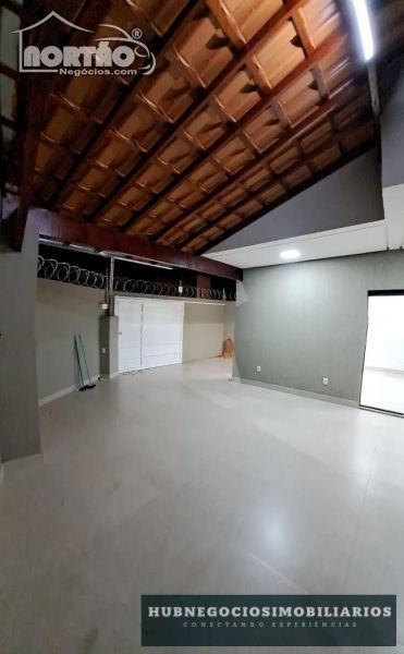 Casa à venda com 5 quartos, 250m² - Foto 3