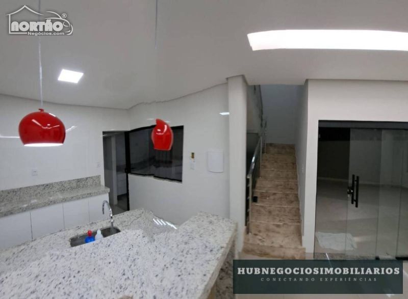 Casa à venda com 5 quartos, 250m² - Foto 5