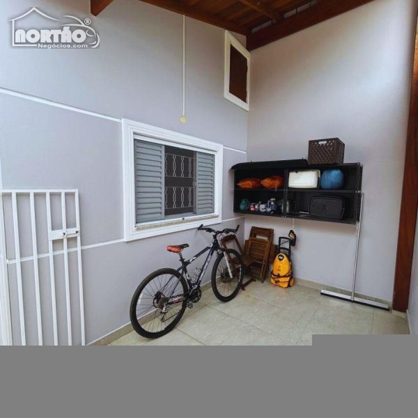 Casa à venda com 3 quartos, 125m² - Foto 3