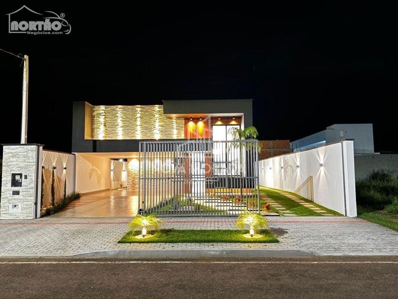 Casa à venda com 4 quartos, 175m² - Foto 3