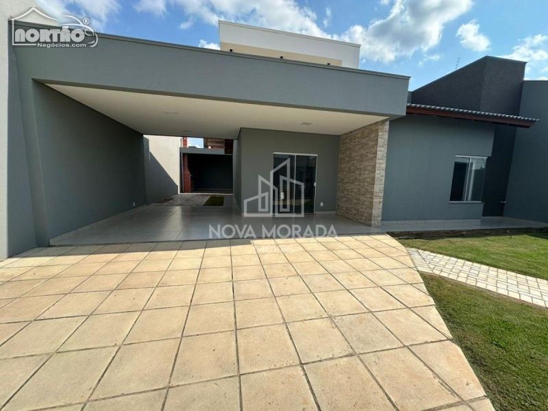 Casa à venda com 4 quartos, 183m² - Foto 2