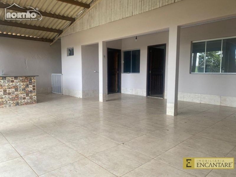 Casa à venda com 2 quartos, 165m² - Foto 1