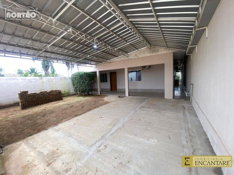 Casa à venda com 2 quartos, 165m² - Foto 2