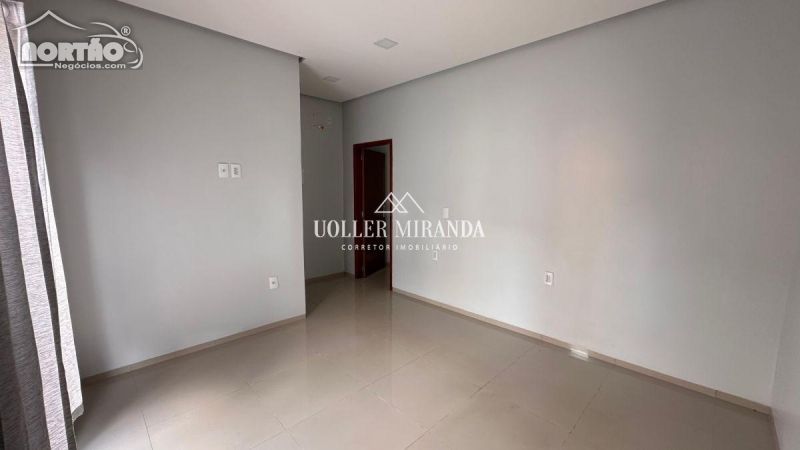 Casa à venda com 2 quartos, 40m² - Foto 2