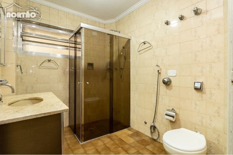 Casa à venda com 3 quartos, 138m² - Foto 2