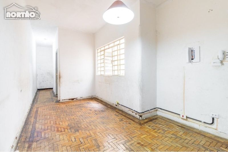 Casa à venda com 8 quartos, 800m² - Foto 4