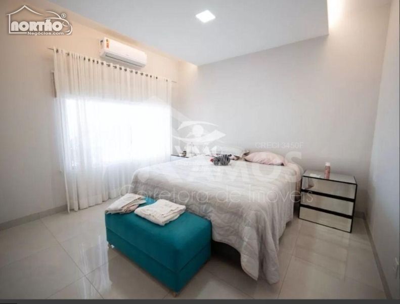 Casa à venda com 3 quartos, 235m² - Foto 10