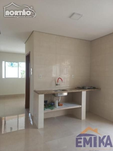 Casa à venda com 3 quartos, 200m² - Foto 4