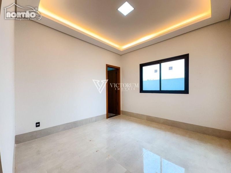 Casa à venda com 3 quartos, 87m² - Foto 10