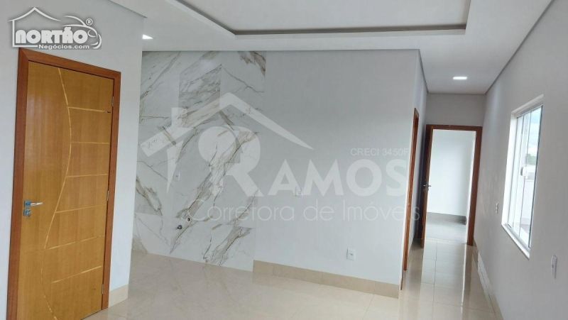 Casa à venda com 2 quartos, 117m² - Foto 3