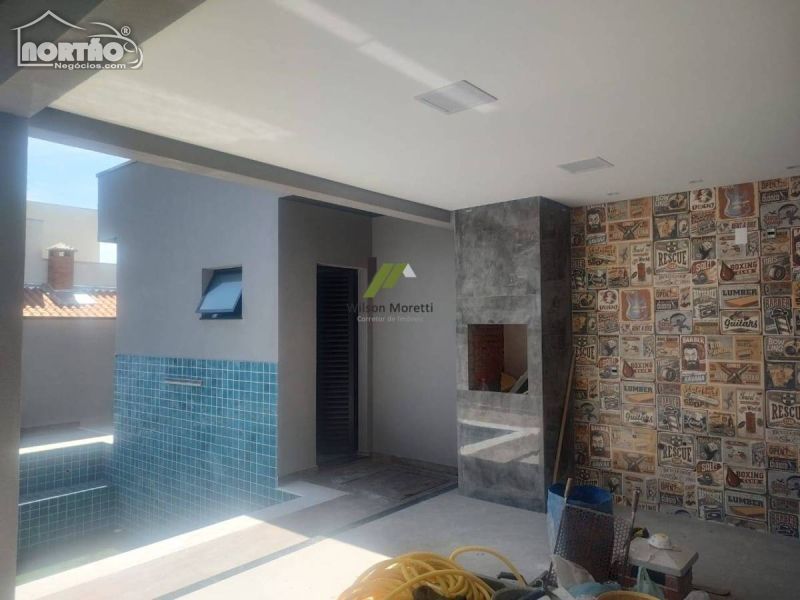 Casa à venda com 5 quartos, 166m² - Foto 6