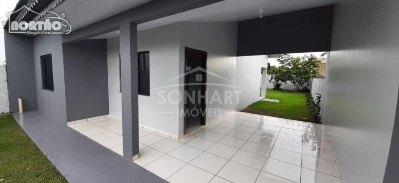 Casa à venda com 3 quartos, 92m² - Foto 1