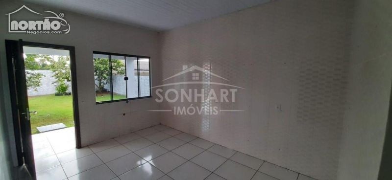 Casa à venda com 3 quartos, 92m² - Foto 2